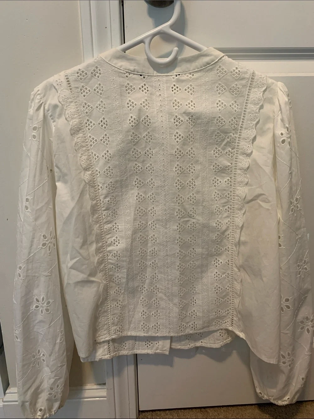 Zara eyelet top, white
Size L
New with tag - Picture 5 of 5